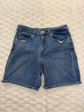 Levi's Premium Classic Denim Shorts Medium Wash High Rise Women's Size 27